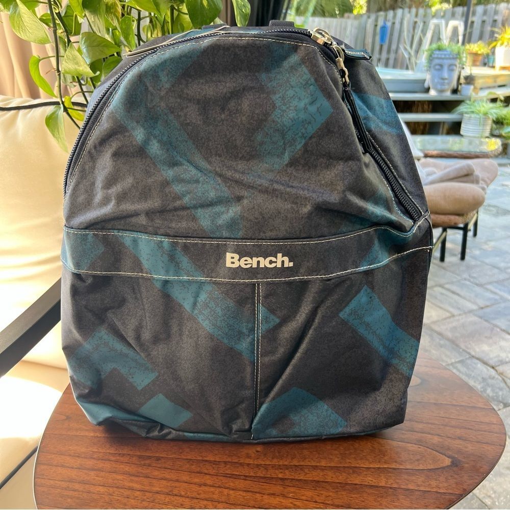 Bench Black and Blue Men's Frontier Backpack with computer sleeve/pocket NWT